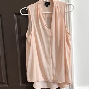 Sleeveless top (light pink color)